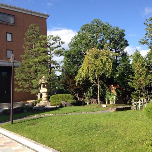 大学の庭